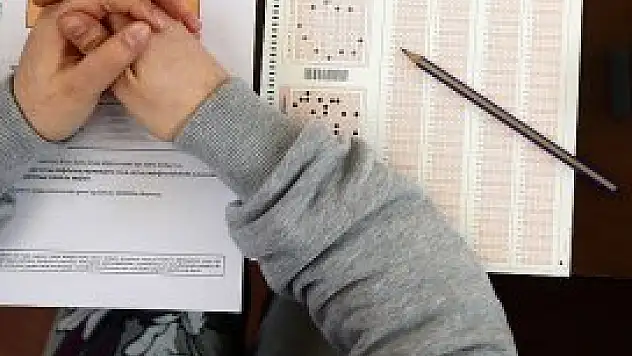 Kopya çeken öğrenciye sıkı takip