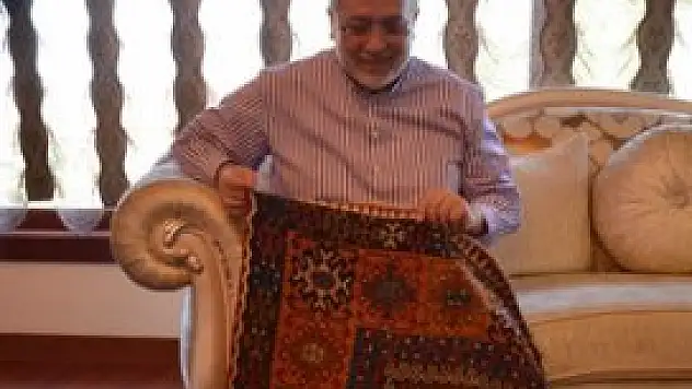 'Hattın Sultanları' ile tarihe ışık tutuyor