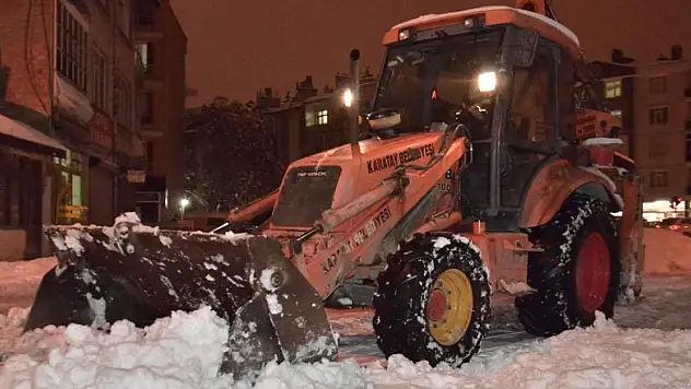 Karatay'da hizmet durmuyor