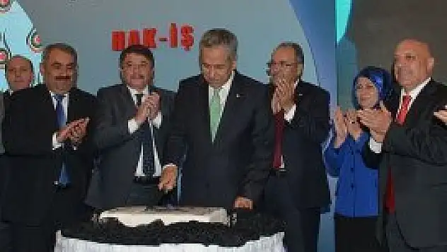 Hak-İş'in 38. kuruluş yıl dönümü kutlandı