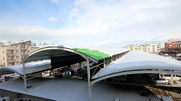 Beyşehir'de kapalı pazar yeri güvenlik gerekçesiyle kapatıldı