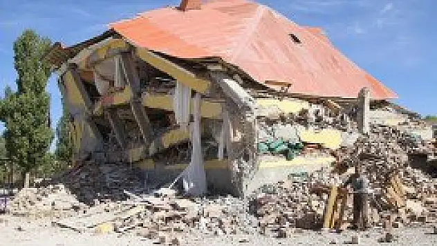 Van depremi unutulmadı