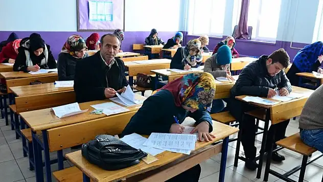 Sarayönü'nde AÖL sınavları yapıldı