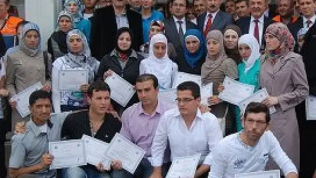 Suriyeli sığınmacı gençlere sınavsız üniversite