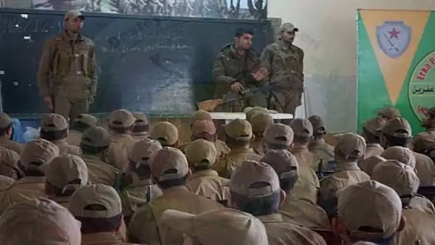 ABD'li askerlerin teröristleri eğittiği görüntüler