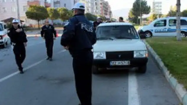 Konya'da otomobil yayaya çarptı!