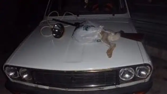 Projektörle far avı yapanlar yakalandı