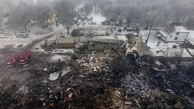 Kırgızistan'da kargo uçağı düştü: 37 ölü