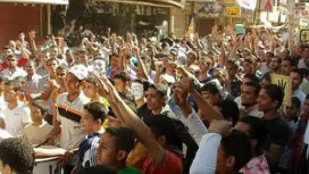 Ekonomik durum kötüleşiyor darbe karşıtları artıyor