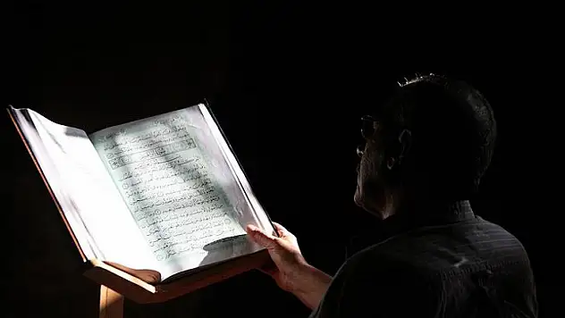 İskoçya'da kilisede Kur'an-ı Kerim'den ayet okununca...