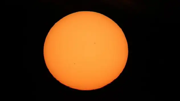 Güneş üzerinde kaplumbağa şeklinde leke tespit edildi