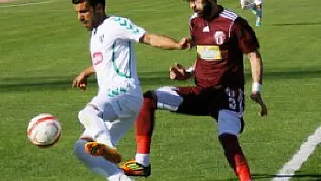 Anadolu Selçukluspor 2 attı 3 aldı