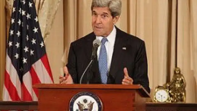Kerry Cumhuriyet Bayramını kutladı