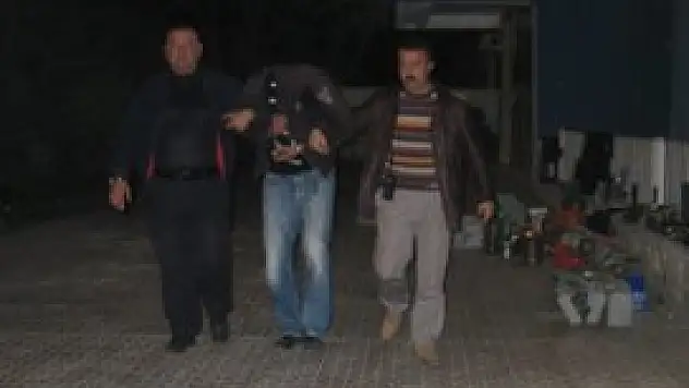 Konya'da kuyumcudan hırsızlık güvenlik kamerasında