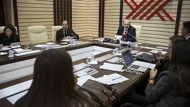 Akademik camiaya 'YÖKDİL Sınavı'