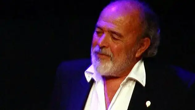 Tiyatrocu Engin Cezzar hayatını kaybetti