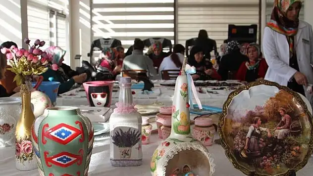 Yoğurt kabından peçetelik, tavadan duvar saati