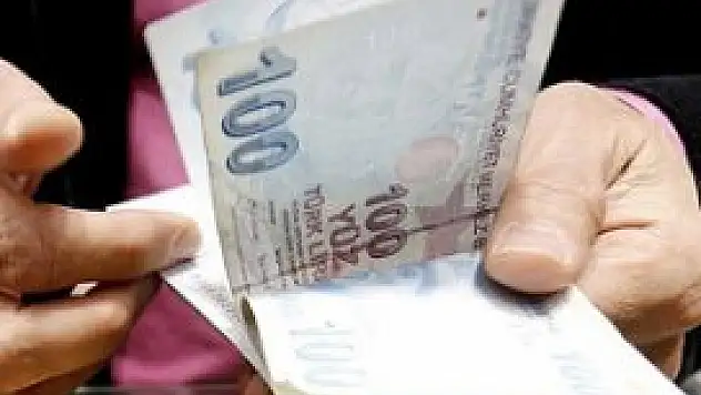 Emeklinin maaşı özel bankaları cezbediyor