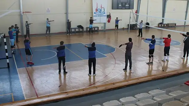 Ilgın'da ilk erkek voleybol takımı kuruldu