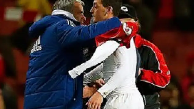 Mesut'un forması Mourinho'da