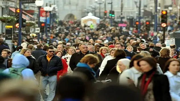 Türkiye'nin kadın nüfusu, erkekleri geçecek
