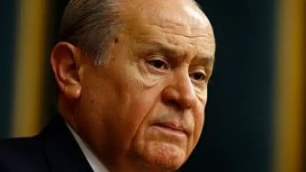 Başörtüsüne tavır alınması politikacı acizliği