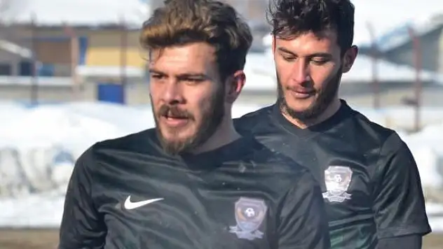 İki kardeş aynı takımda oynuyor