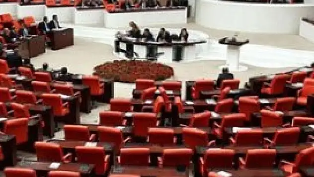 AK Partili 4 vekil Genel Kurul'a başörtülü girdi