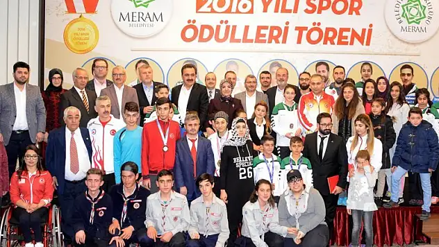 Meram'da sporcular altınla ödüllendirildi