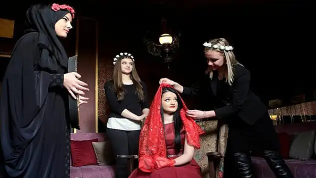 Unutulan kına geceleri Hint dizileriyle geri döndü