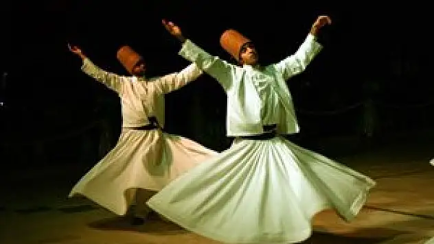 Konya'daki sema programlarında kış saatine geçildi