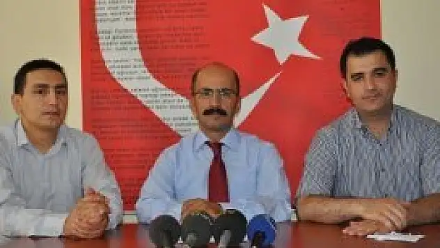 'Başörtüsü demokratik bir hak değildir'