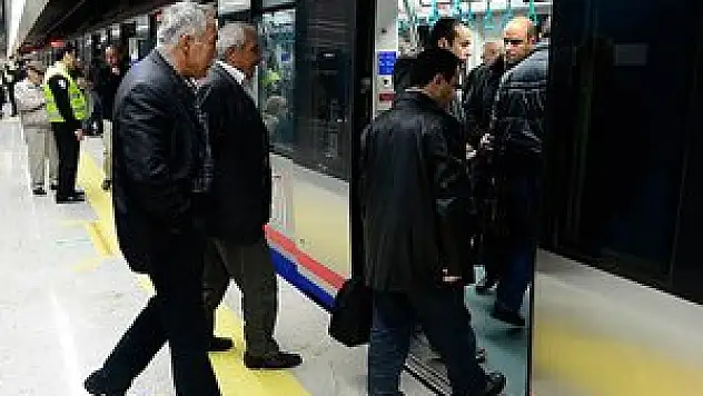 Marmaray gündüz 'emekli'ye çalışıyor