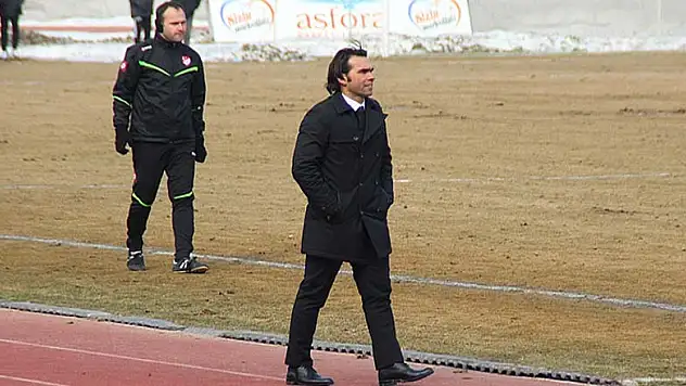 Cenk Özcan, istifa etmeyi düşünmüyor!