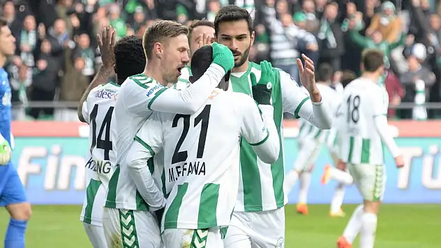 Douglas, Gençler maçında yok