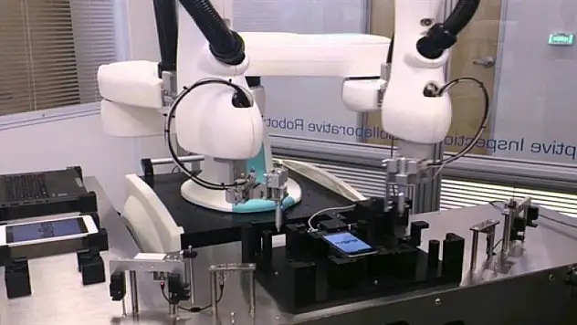 Kawasaki'den ekran koruyucu robotu