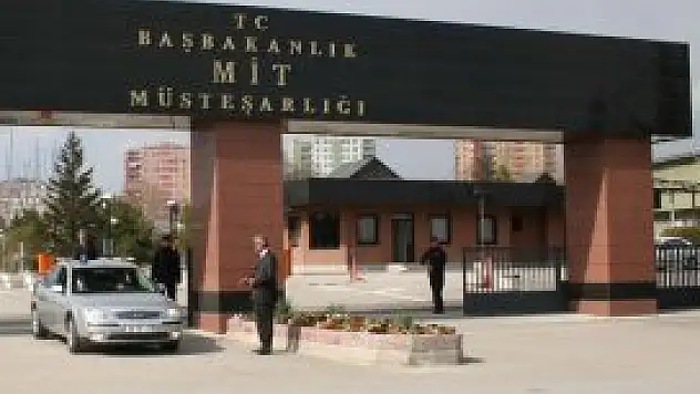 MİT ''hukukçu'' alacak