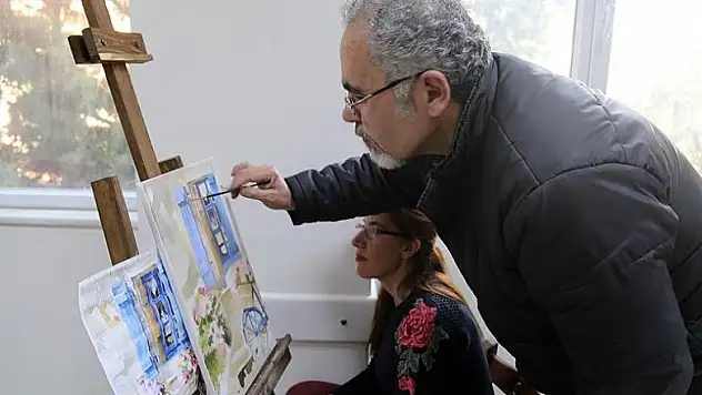 Sığınmacı ressamdan Türk kursiyerlere eğitim