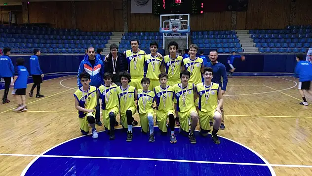 Analig basketbolda Konya yarı finalde