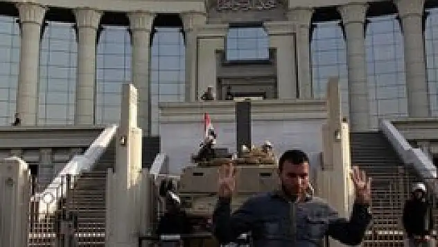 Mursi için 7 bin sayfalık dava dosyası