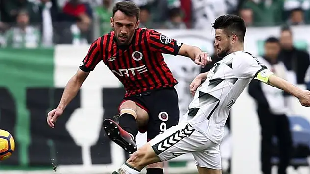 Ömer Ali, cezalı duruma düştü