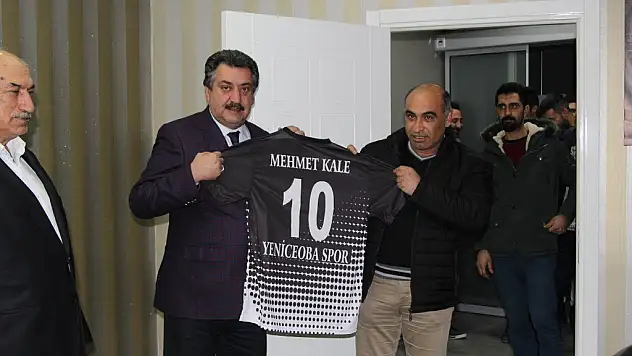 Başkan Kale, Yeniceobaspor'u ağırladı