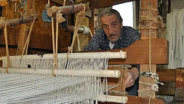 40 yıldır dokuma tezgahının başında