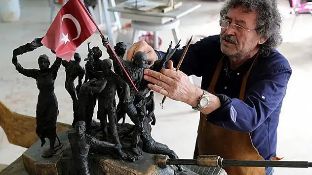 15 Temmuz direnişini heykelle anlattı
