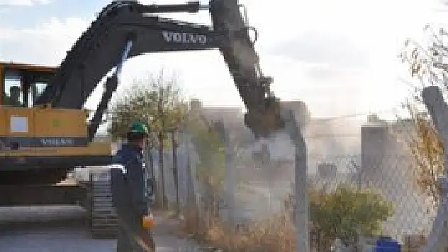 Meram, kaçak yapıları kontrol ediyor