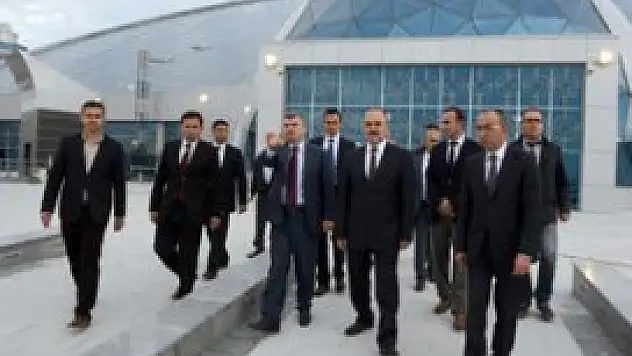 Vali Erol ve Başkan Akyürek, Bilim Merkezi'ni gezdi