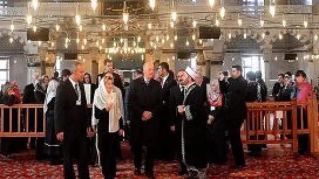  Kral  Ayasofya ve Sultanahmet'i gezdi