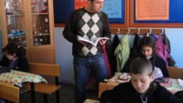 Öğretmenler, serbest kıyafetle derse girdi