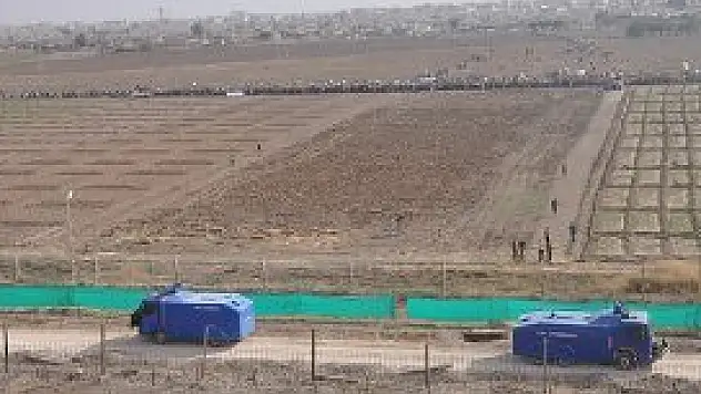 Güvenlik duvarı çalışmaları durduruldu