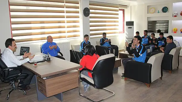 Şampiyon Özel Sporculardan Ersöz'e ziyaret